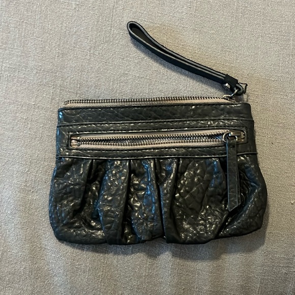 Small black wristlet - Picture 1 of 4